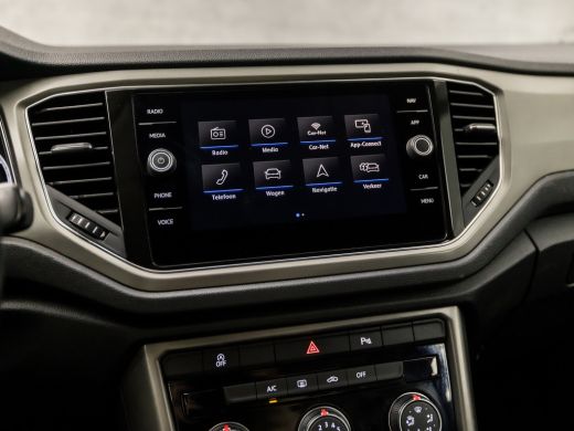 Volkswagen T-Roc 1.5 TSI Sport 150Pk Automaat (APPLE CARPLAY, GROOT NAVI, ADAPTIVE CRUISE, SPORTSTOELEN, PARKEERSE... ActivLease financial lease