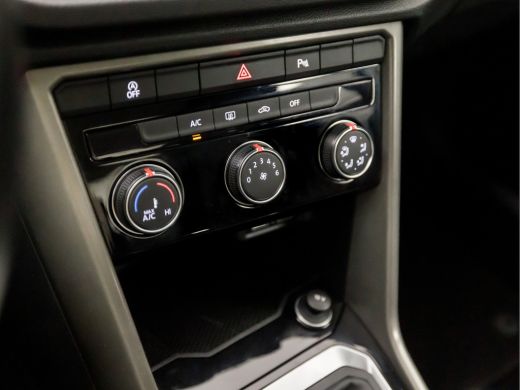 Volkswagen T-Roc 1.5 TSI Sport 150Pk Automaat (APPLE CARPLAY, GROOT NAVI, ADAPTIVE CRUISE, SPORTSTOELEN, PARKEERSE... ActivLease financial lease