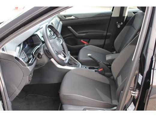 Volkswagen Taigo 1.0 TSI Life | Automaat | Navi by app | Parkeersensoren voor + achter | All season | 39.000km | ActivLease financial lease