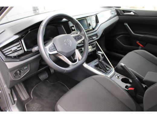 Volkswagen Taigo 1.0 TSI Life | Automaat | Navi by app | Parkeersensoren voor + achter | All season | 39.000km | ActivLease financial lease