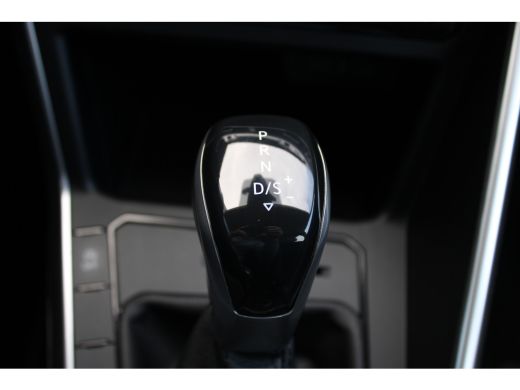 Volkswagen Taigo 1.0 TSI Life | Automaat | Navi by app | Parkeersensoren voor + achter | All season | 39.000km | ActivLease financial lease