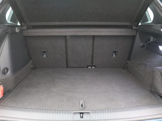 Volkswagen Tiguan 1.4 TSI eHybrid R-Line Business+ 245PK DSG Pano-Schuifdak, 91% SOH, Elektr. Achterklep, Keyless, ... ActivLease financial lease