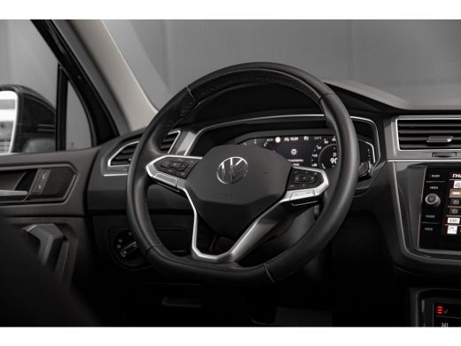 Volkswagen Tiguan 1.5 TSI Elegance Panorama Dak | Keyless | Adaptive Cruise | Trekhaak | ActivLease financial lease