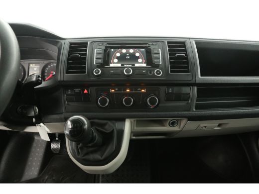 Volkswagen Transporter 2.0 TDI 140PK L2H1 | Airco | Cruise | Trekhaak | Navigatie | Imperiaal ActivLease financial lease