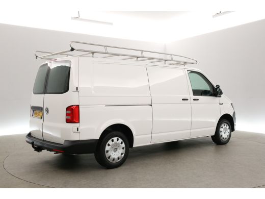 Volkswagen Transporter 2.0 TDI 140PK L2H1 | Airco | Cruise | Trekhaak | Navigatie | Imperiaal ActivLease financial lease