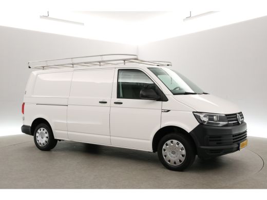 Volkswagen Transporter 2.0 TDI 140PK L2H1 | Airco | Cruise | Trekhaak | Navigatie | Imperiaal ActivLease financial lease