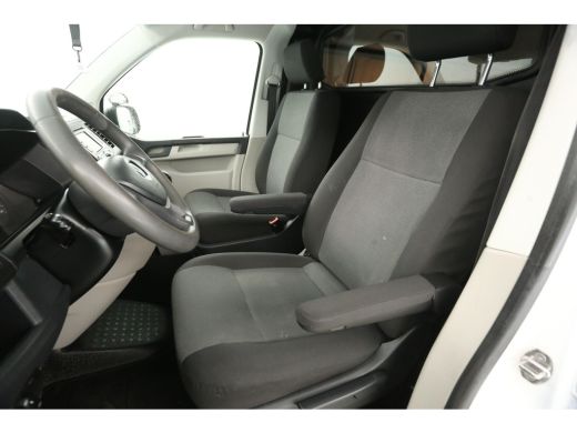 Volkswagen Transporter 2.0 TDI 140PK L2H1 | Airco | Cruise | Trekhaak | Navigatie | Imperiaal ActivLease financial lease