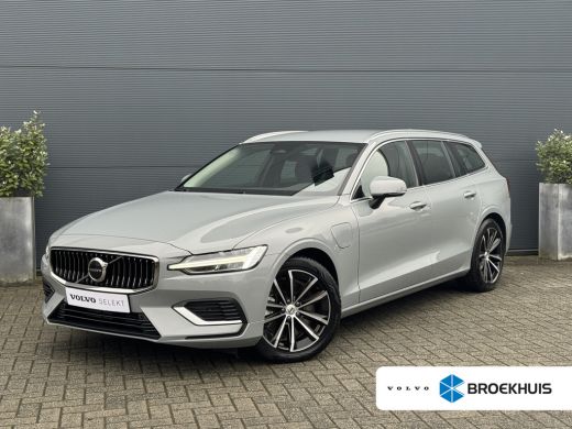 Volvo  V60 2.0 T6 Plug-in hybrid AWD Essential Bright | Pilot Assist | Camera | Trekhaak | BLIS |