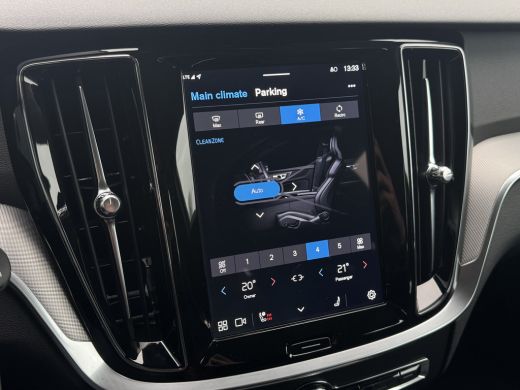 Volvo  V60 2.0 T6 Plug-in hybrid AWD Essential Bright | Pilot Assist | Camera | Trekhaak | BLIS | ActivLease financial lease