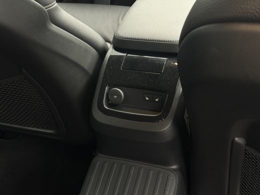 Volvo  V60 2.0 T6 Plug-in hybrid AWD Essential Bright | Pilot Assist | Camera | Trekhaak | BLIS | ActivLease financial lease