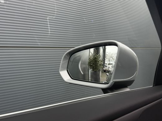 Volvo  V60 2.0 T6 Plug-in hybrid AWD Essential Bright | Pilot Assist | Camera | Trekhaak | BLIS | ActivLease financial lease