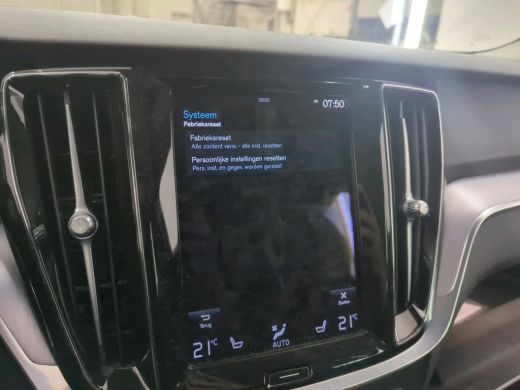 Volvo  V60 2.0 T6 Recharge AWD Business Pro NL-AUTO | LEDER | CAMERA ActivLease financial lease