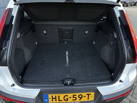 Volvo  XC40 2.0 B4 Plus Dark | Harman/Kardon | Trekhaak | Camera | BLIS | ActivLease financial lease