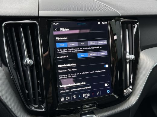 Volvo  XC60 2.0 T6 Plug-in hybrid AWD Plus Dark | Panoramadak | 360 Camera | Trekhaak | BLIS | Stuurverwarmin... ActivLease financial lease