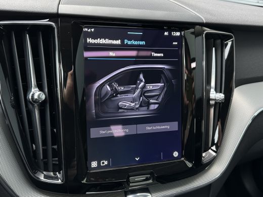 Volvo  XC60 2.0 T6 Plug-in hybrid AWD Plus Dark | Panoramadak | 360 Camera | Trekhaak | BLIS | Stuurverwarmin... ActivLease financial lease
