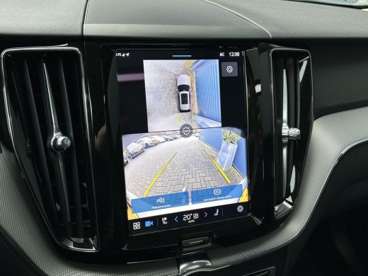 Volvo  XC60 2.0 T6 Plug-in hybrid AWD Plus Dark | Panoramadak | 360 Camera | Trekhaak | BLIS | Stuurverwarmin... ActivLease financial lease