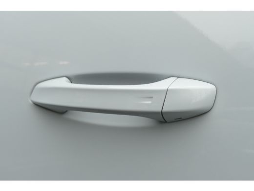 Peugeot 3008 1.2 HYBRID 136PK ALLURE AUTOMAAT / NAVI / CLIMA / PDC / 19"LMV / CAMERA / TREKHAAK / KEYLESS / FU... ActivLease financial lease