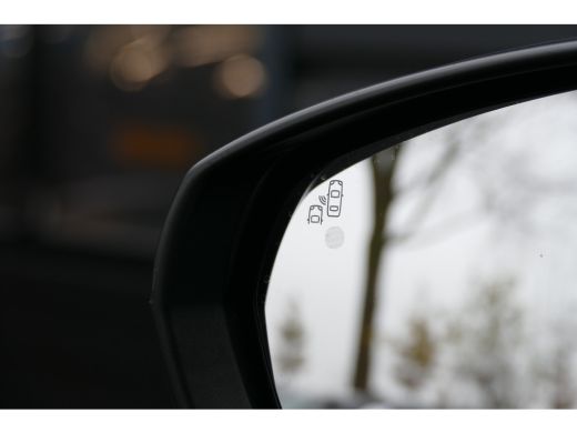 Peugeot 3008 1.2 PURETECH 130PK GT BLACK PACK AUTOMAAT / NAVI / CLIMA / PDC / 19"LMV / CAMERA / BLACK PACK / K... ActivLease financial lease