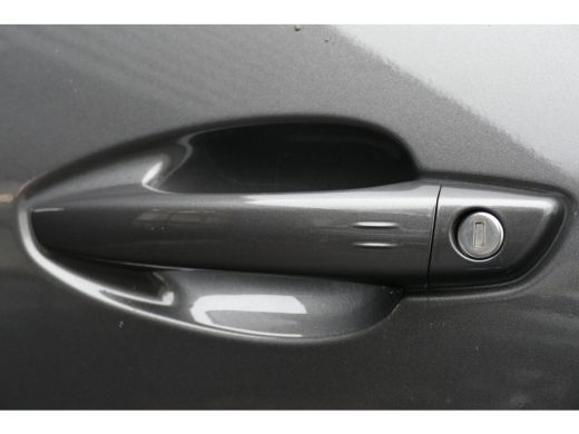 Peugeot 3008 1.2 PURETECH 130PK GT BLACK PACK AUTOMAAT / NAVI / CLIMA / PDC / 19"LMV / CAMERA / BLACK PACK / K... ActivLease financial lease