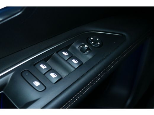 Peugeot 3008 1.2 PURETECH 130PK GT BLACK PACK AUTOMAAT / NAVI / CLIMA / PDC / 19"LMV / CAMERA / BLACK PACK / K... ActivLease financial lease