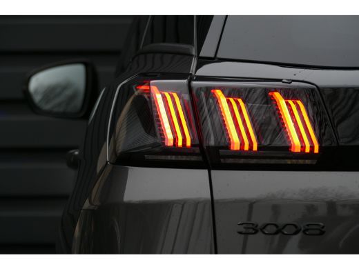 Peugeot 3008 1.2 PURETECH 130PK GT BLACK PACK AUTOMAAT / NAVI / CLIMA / PDC / 19"LMV / CAMERA / BLACK PACK / K... ActivLease financial lease