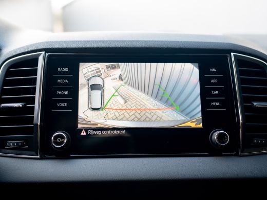 Skoda Karoq 1.5 TSI ACT Business Edition Plus | Elk. A-klep | Camera | Adapt. Cr. | Prijs Rijklaar!! ActivLease financial lease