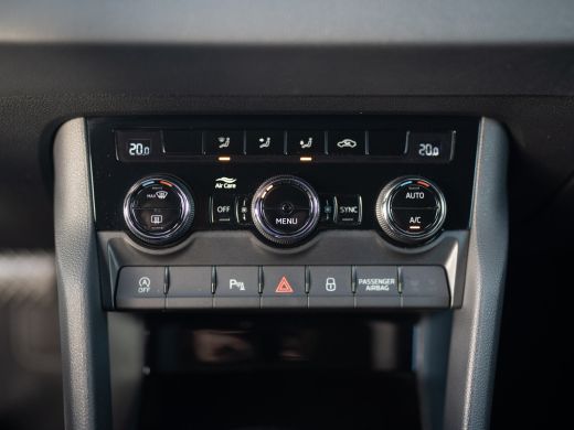 Skoda Karoq 1.5 TSI ACT Business Edition Plus | Elk. A-klep | Camera | Adapt. Cr. | Prijs Rijklaar!! ActivLease financial lease