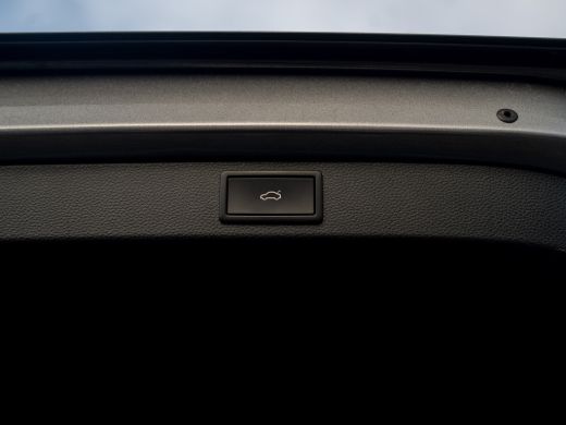 Skoda Karoq 1.5 TSI ACT Business Edition Plus | Elk. A-klep | Camera | Adapt. Cr. | Prijs Rijklaar!! ActivLease financial lease