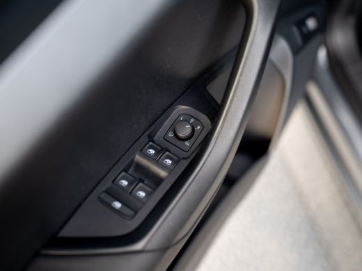 Skoda Karoq 1.5 TSI ACT Business Edition Plus | Elk. A-klep | Camera | Adapt. Cr. | Prijs Rijklaar!! ActivLease financial lease