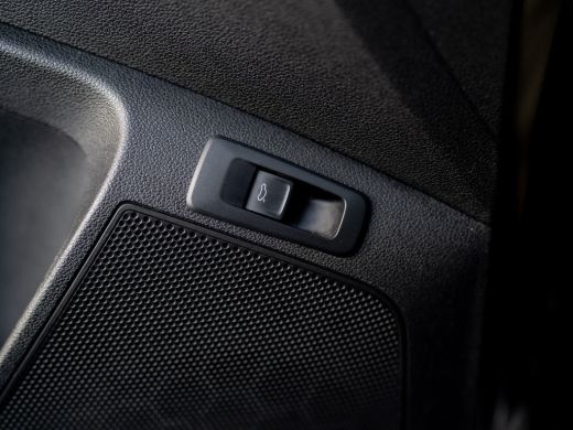 Skoda Karoq 1.5 TSI ACT Business Edition Plus | Elk. A-klep | Camera | Adapt. Cr. | Prijs Rijklaar!! ActivLease financial lease