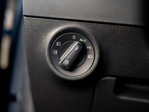 Skoda Karoq 1.5 TSI ACT Business Edition Plus | Elk. A-klep | Camera | Adapt. Cr. | Prijs Rijklaar!! ActivLease financial lease