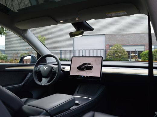 Tesla Model Y Long Range AWD | Trekhaak | Winterbandenset ActivLease financial lease