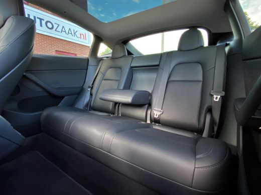 Tesla Model Y Long Range AWD | Trekhaak | Winterbandenset ActivLease financial lease