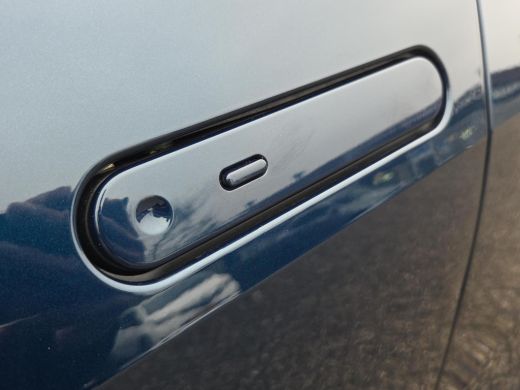 Toyota C-HR 1.8 Hybrid 140 Dynamic | Apple CarPlay | Navigatie | Parkeersensoren | Rijklaarprijs incl. garant... ActivLease financial lease