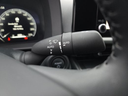 Toyota C-HR 1.8 Hybrid 140 Dynamic | Apple CarPlay | Navigatie | Parkeersensoren | Rijklaarprijs incl. garant... ActivLease financial lease