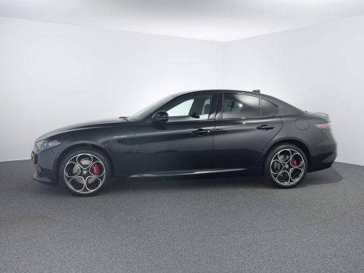 Alfa Romeo Giulia 2.0 T GME AWD Veloce | 10-voudig electrisch verstelbare bestuurdersstoel met geheugenfunctie | Ac... ActivLease financial lease