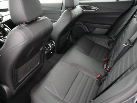 Alfa Romeo Giulia 2.0 T GME AWD Veloce | 10-voudig electrisch verstelbare bestuurdersstoel met geheugenfunctie | Ac... ActivLease financial lease