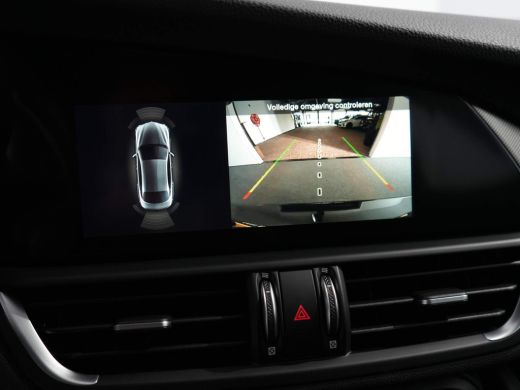 Alfa Romeo Giulia 2.0 T GME AWD Veloce | 10-voudig electrisch verstelbare bestuurdersstoel met geheugenfunctie | Ac... ActivLease financial lease