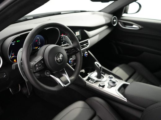 Alfa Romeo Giulia 2.0 T GME AWD Veloce | 10-voudig electrisch verstelbare bestuurdersstoel met geheugenfunctie | Ac... ActivLease financial lease