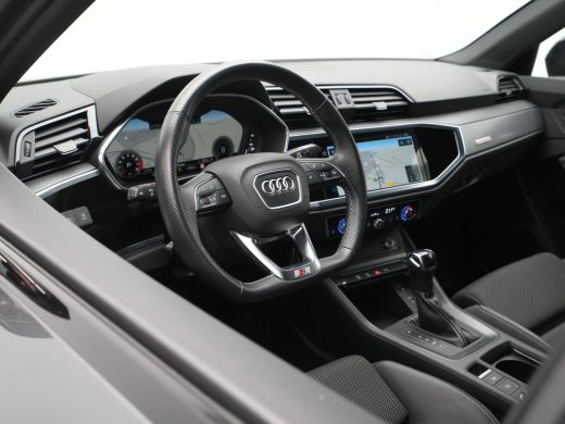 Audi Q3 35 TFSI 150pk S-Tronic S Line edition Navigatie Stoelverwarming Acc Pdc Carplay Lane/Frontassist 87 ActivLease financial lease