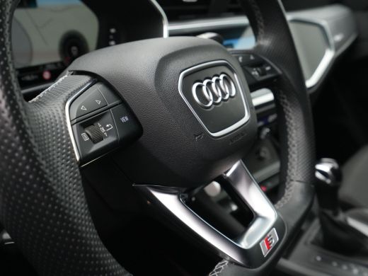 Audi Q3 35 TFSI 150pk S-Tronic S Line edition Navigatie Stoelverwarming Acc Pdc Carplay Lane/Frontassist 87 ActivLease financial lease