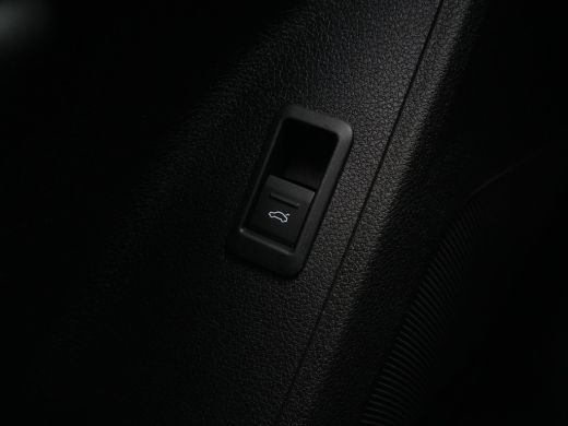 Audi Q3 35 TFSI 150pk S-Tronic S Line edition Navigatie Stoelverwarming Acc Pdc Carplay Lane/Frontassist 87 ActivLease financial lease