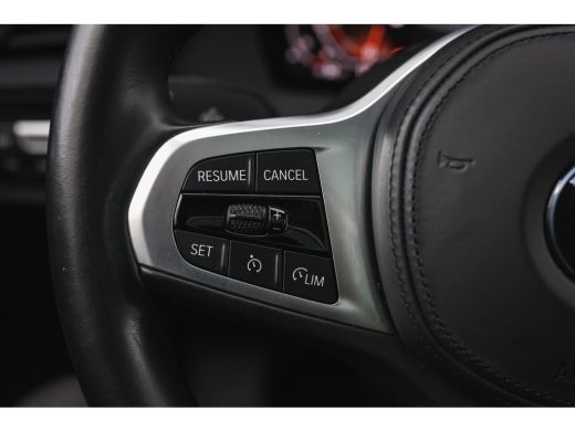 BMW 1 Serie 118i High Executive M Sport Automaat / Panoramadak / Sportstoelen / Achteruitrijcamera / Adaptiev... ActivLease financial lease