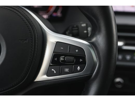 BMW 1 Serie 118i High Executive M Sport Automaat / Panoramadak / Sportstoelen / Achteruitrijcamera / Adaptiev... ActivLease financial lease