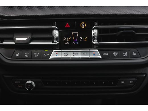 BMW 1 Serie 118i High Executive M Sport Automaat / Panoramadak / Sportstoelen / Achteruitrijcamera / Adaptiev... ActivLease financial lease