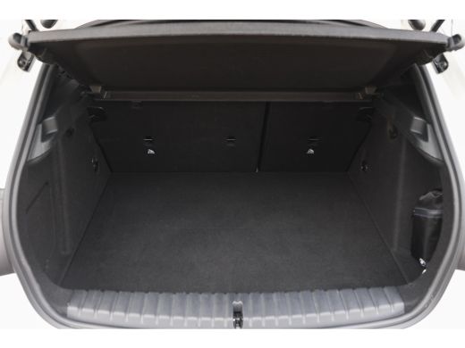 BMW 1 Serie 118i High Executive M Sport Automaat / Panoramadak / Sportstoelen / Achteruitrijcamera / Adaptiev... ActivLease financial lease