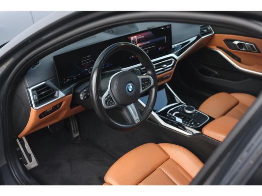 BMW 3 Serie 330e xDrive High Executive M Sport Automaat / Schuif-kanteldak / Sportstoelen / Achteruitrijcamer... ActivLease financial lease