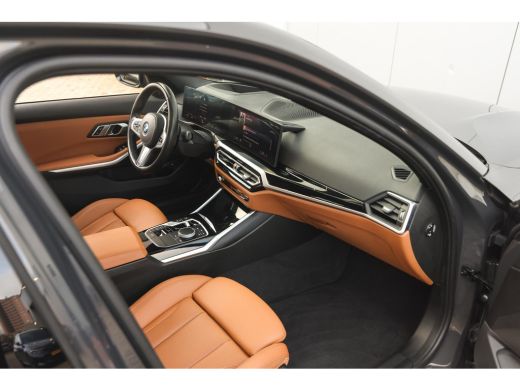 BMW 3 Serie 330e xDrive High Executive M Sport Automaat / Schuif-kanteldak / Sportstoelen / Achteruitrijcamer... ActivLease financial lease