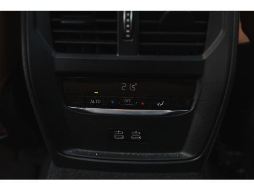 BMW 3 Serie 330e xDrive High Executive M Sport Automaat / Schuif-kanteldak / Sportstoelen / Achteruitrijcamer... ActivLease financial lease