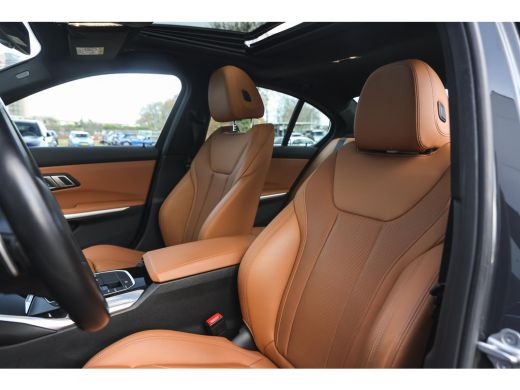 BMW 3 Serie 330e xDrive High Executive M Sport Automaat / Schuif-kanteldak / Sportstoelen / Achteruitrijcamer... ActivLease financial lease